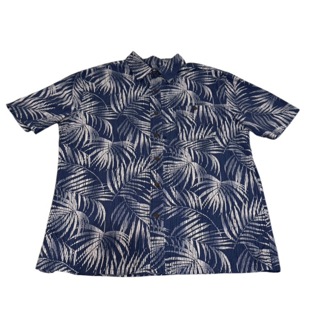 Croft & Barrow Blue and White Leaf Print Men's Hawaiian Shirt, Large